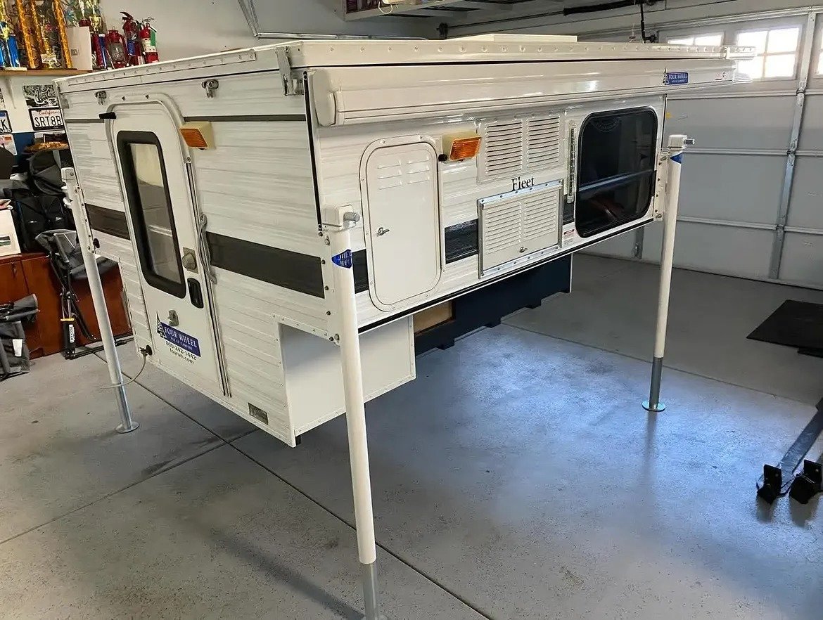 2014/2015 Four Wheel Camper Fleet Model - Image 7
