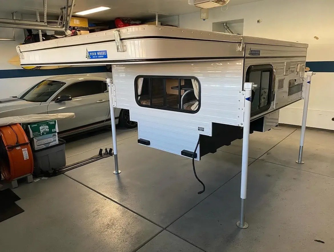 2014/2015 Four Wheel Camper Fleet Model - Image 8