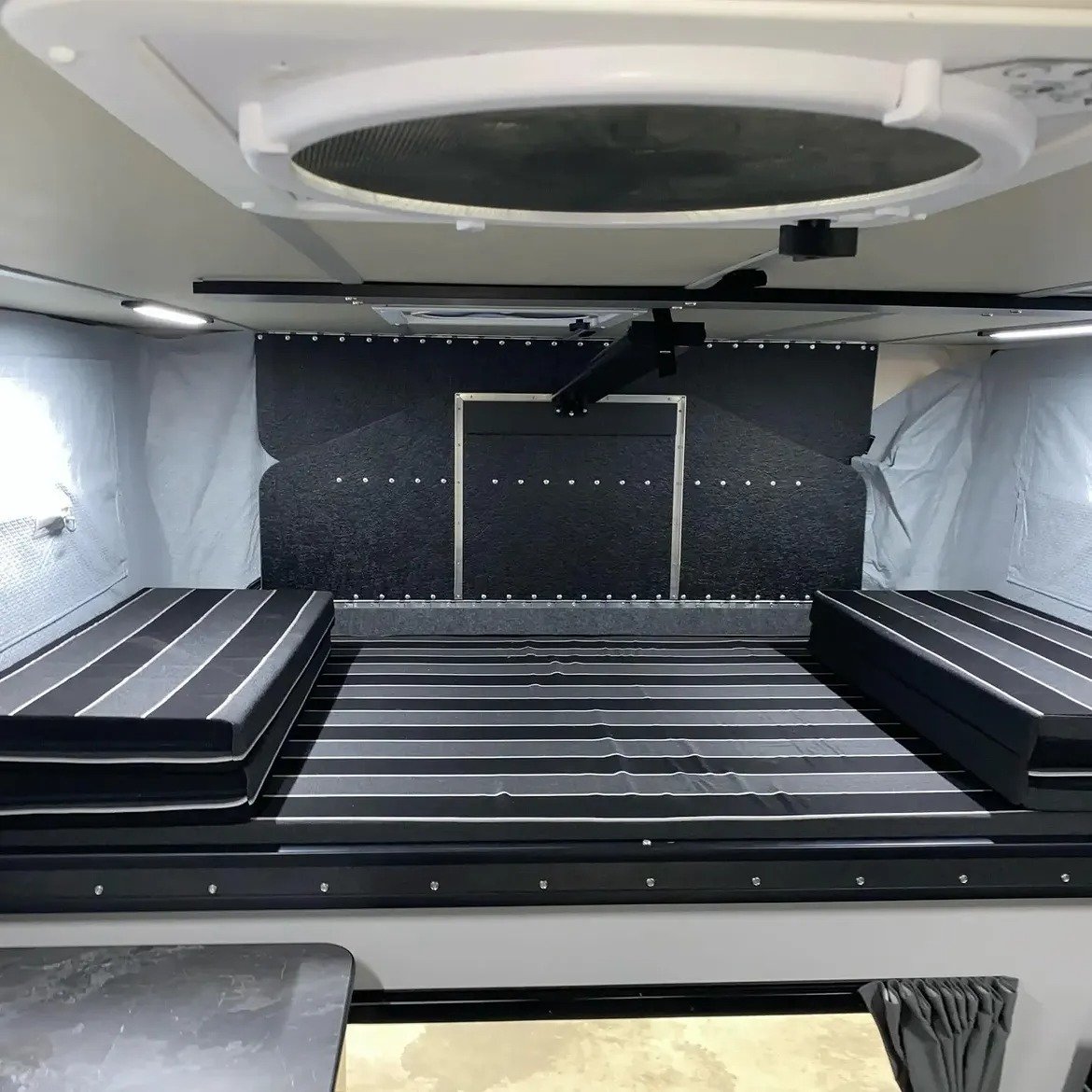 2021 Four Wheel Campers Hawk Model - Image 13