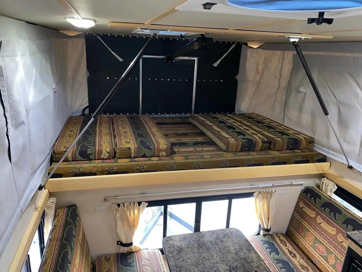 2014/2015 Four Wheel Camper Fleet Model - Image 6