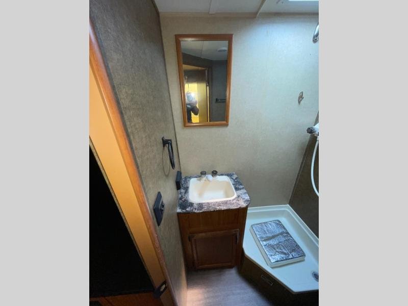 Used 2017 Starcraft Travel Star 239TBS - Image 4