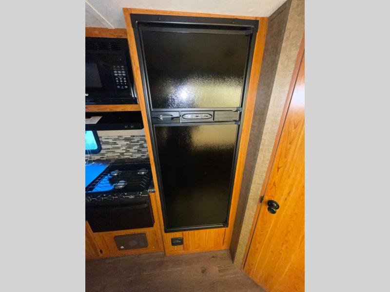 Used 2017 Starcraft Travel Star 239TBS - Image 16