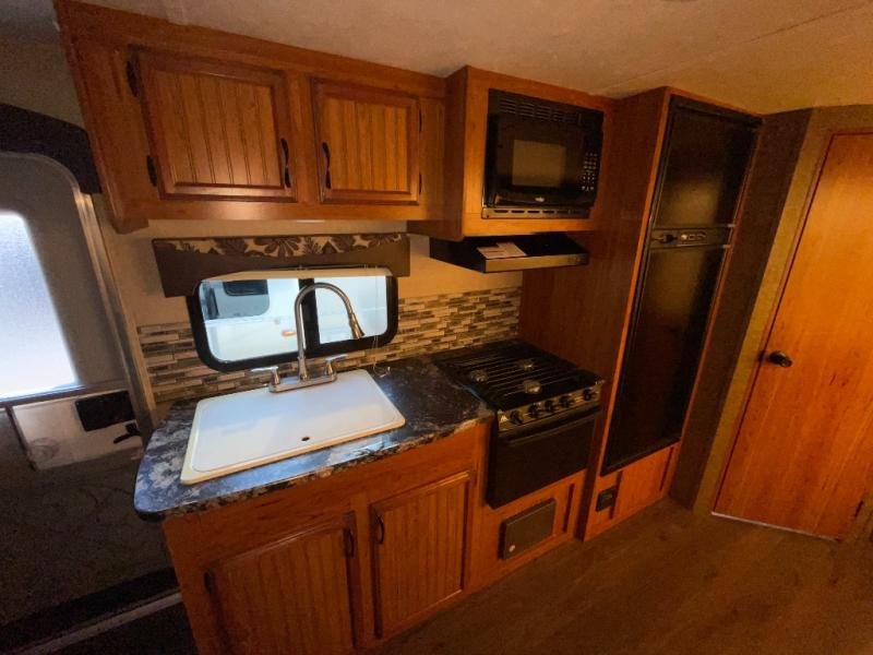Used 2017 Starcraft Travel Star 239TBS - Image 13